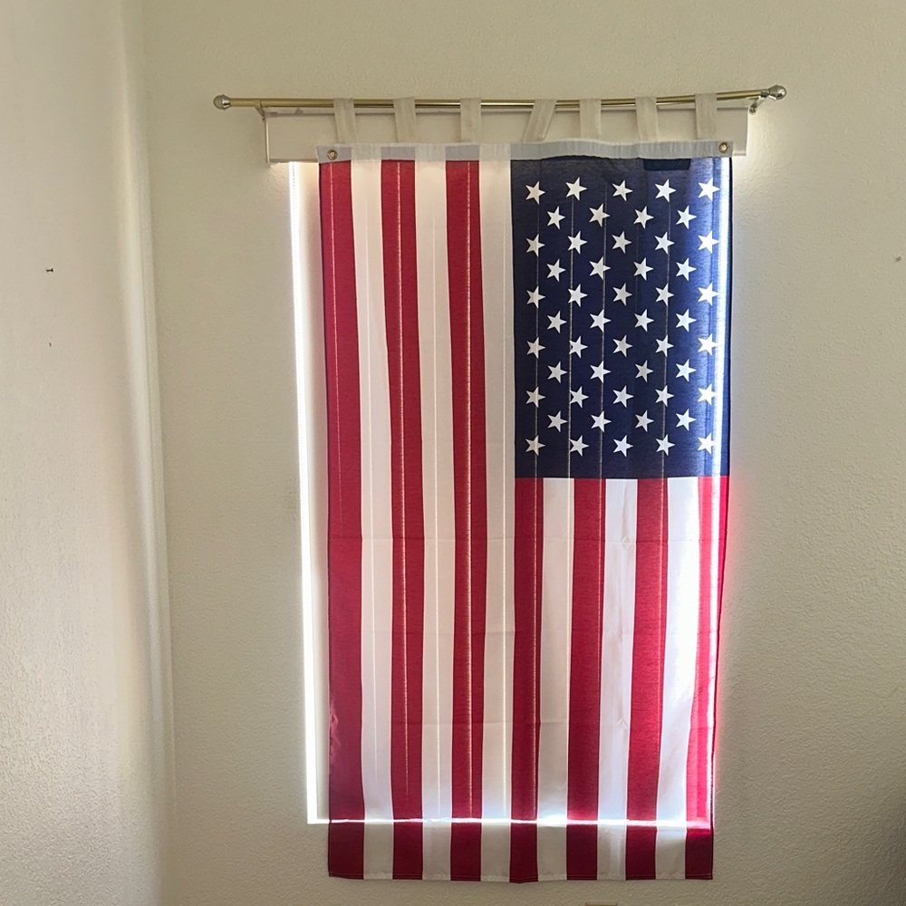 Annin & Co. American flag made in USA, used once in excellent condition